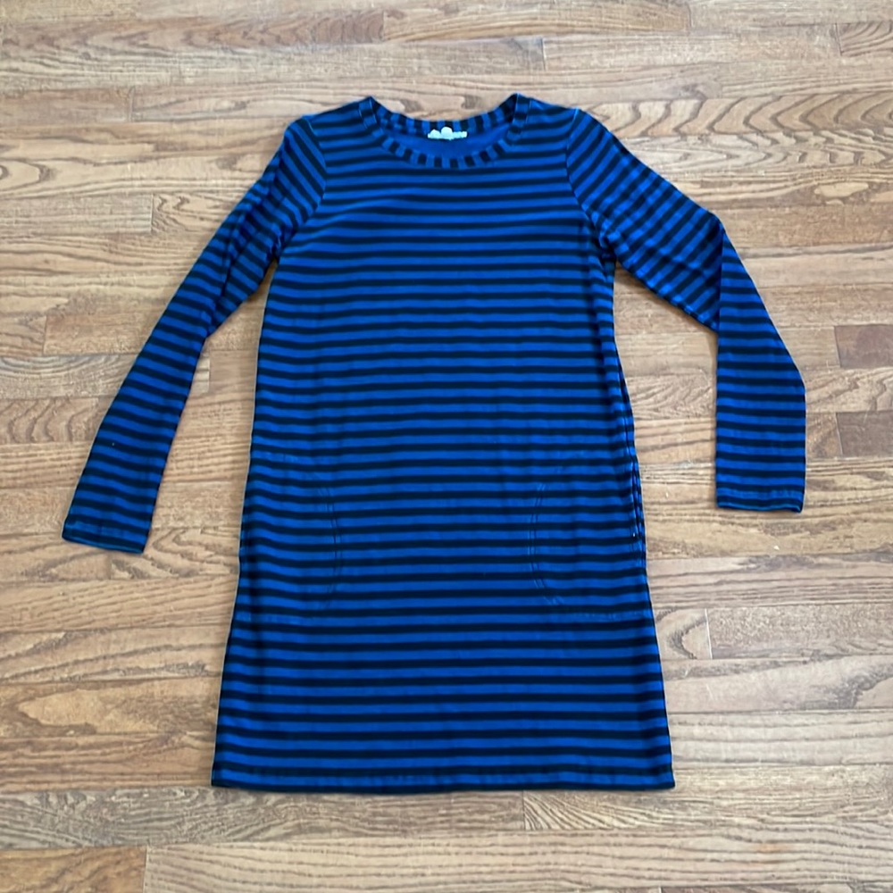 Super cute long sleeve dress!